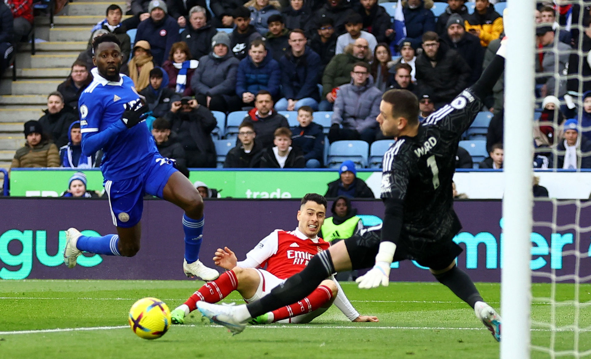 与歌声成为 与歌声成为